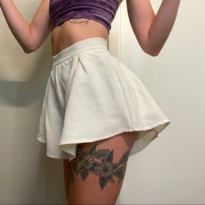 Showpo White Flowy Shorts (AUS 8/US 4)